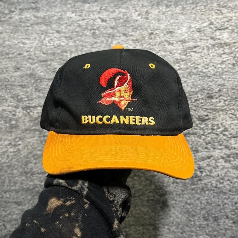 Vintage Tampa Bay Buccaneers Snapback Hat NFL‎ Embroidered Black Orange 90s Cap